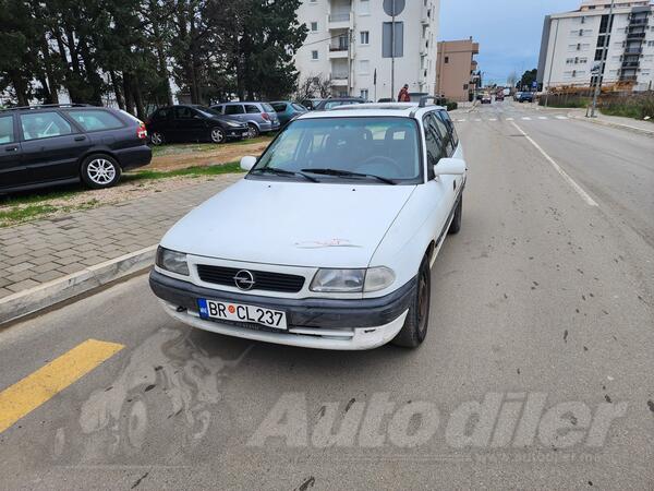 Opel - Astra - 1.4i