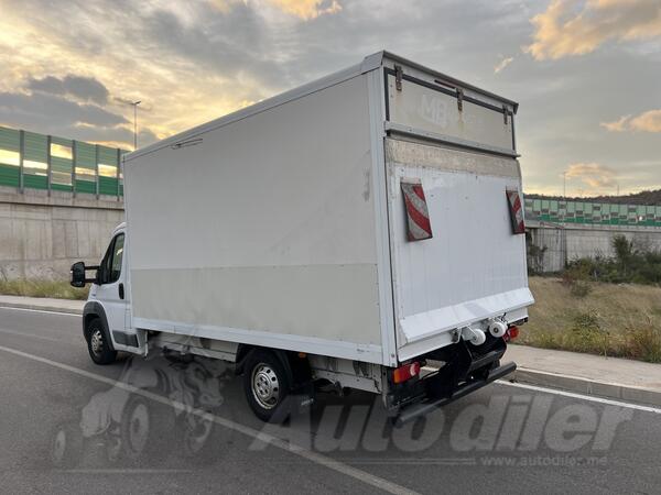 Fiat - Furgon 4.5m i rampa palfinger 750kg 12v