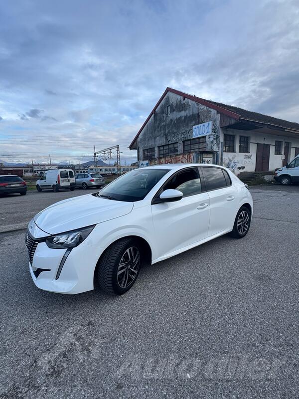 Peugeot - 208 -  ALLURE 1.2 Benzin Automatic