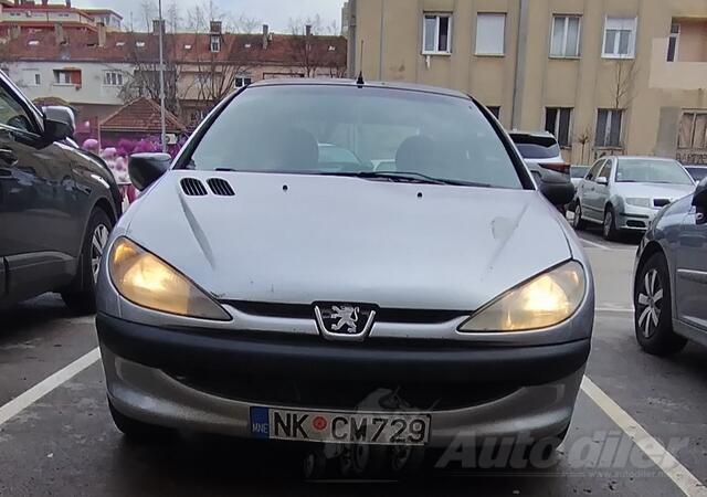 Peugeot - 206 - 1.1 benzin