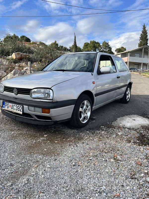 Volkswagen - Golf 3 - 1,6