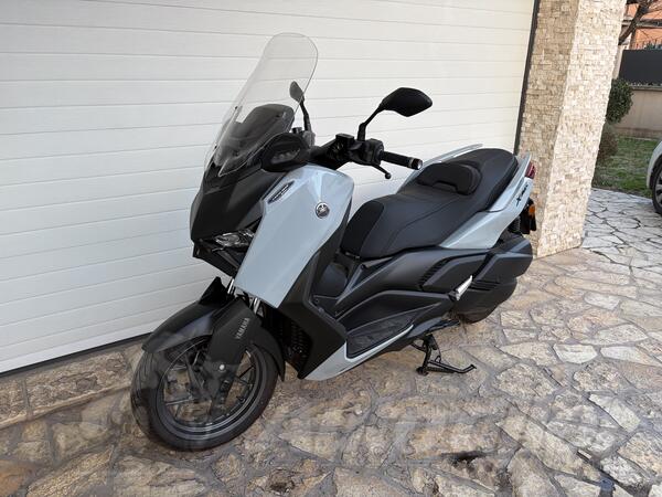 Yamaha - Xmax Tech max