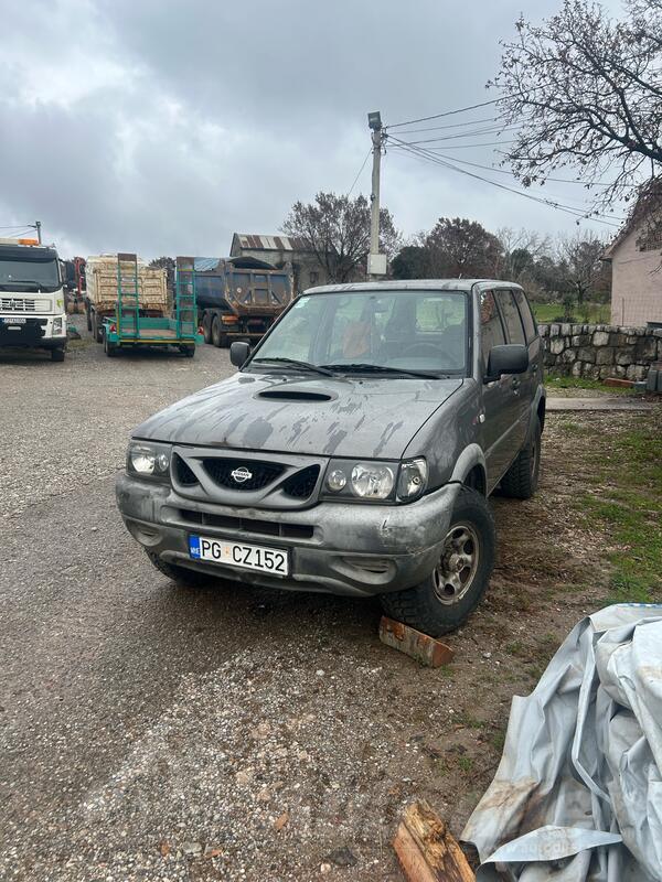 Nissan - Terrano II - 2.7