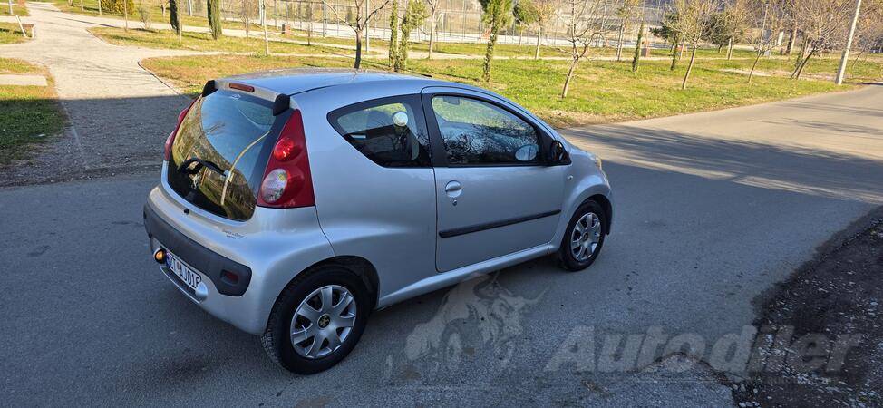 Peugeot - 107