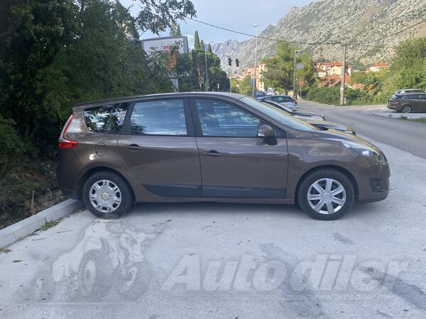 Renault - Grand Scenic - 1.5 dci