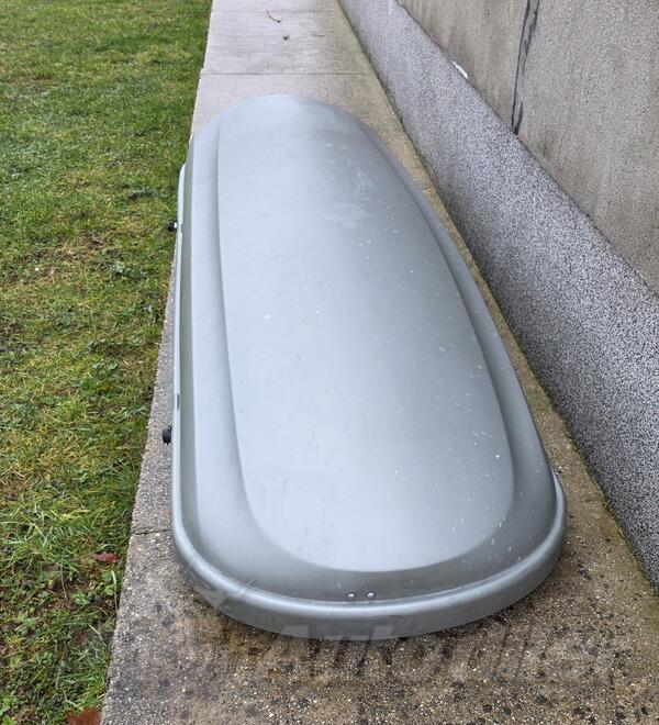 Krovni nosači, koferi, šatori i galerije