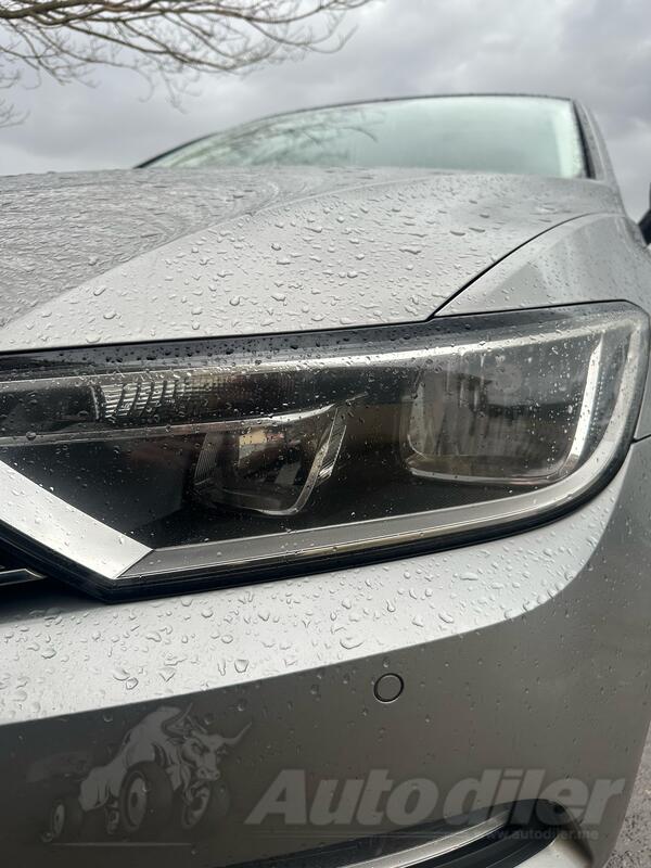 Të dy farët za Volkswagen - Passat    - 2015