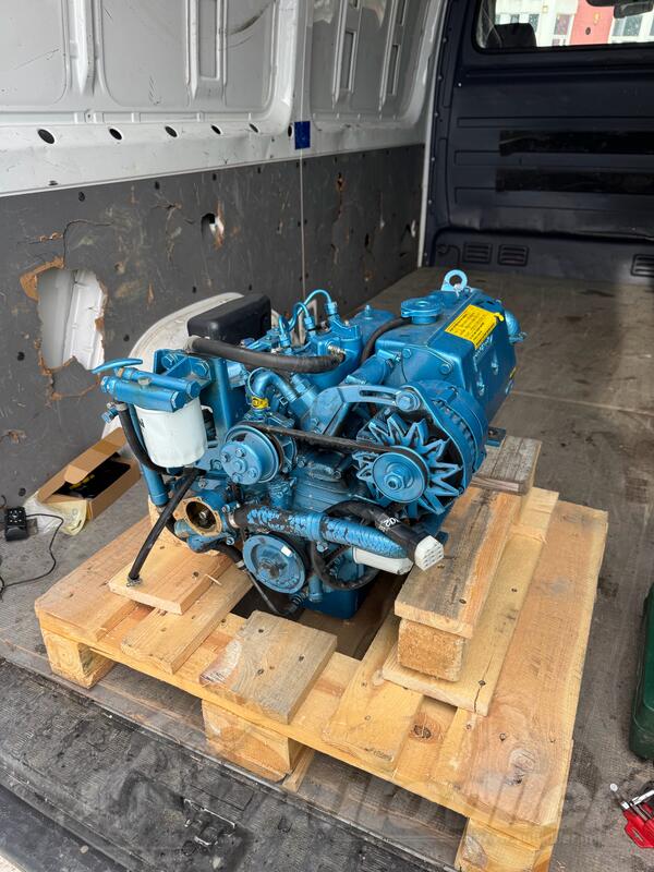 Nissan - 21 hp  - Motorë për varka