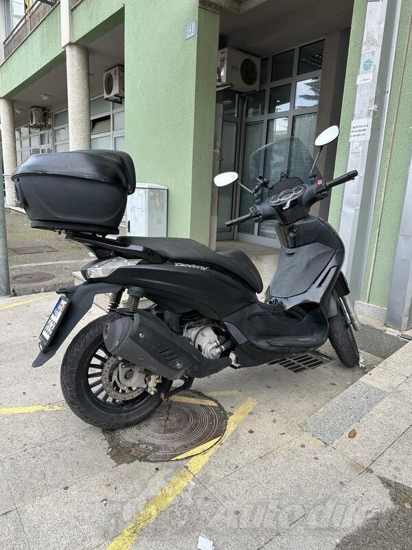 Piaggio - Beverly 300