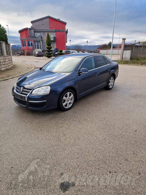 Volkswagen - Jetta - 2.0 TDI