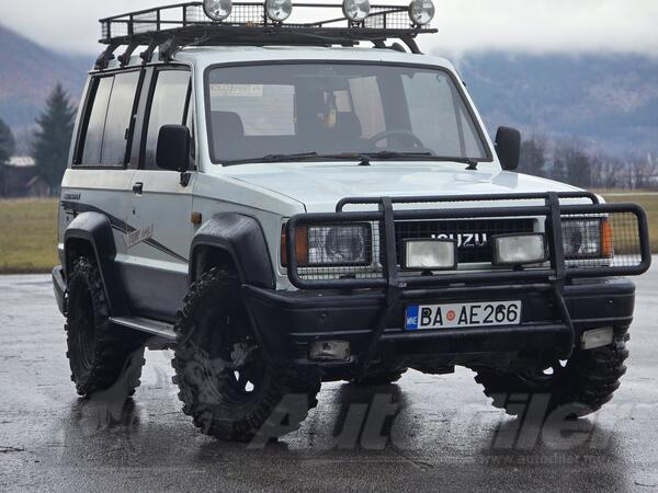 Isuzu - Trooper - 2.6 MPI