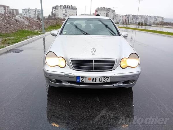 Mercedes Benz - C 220 - 6547321