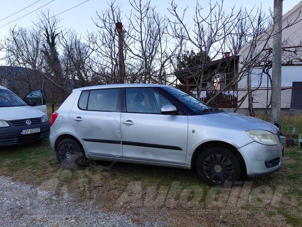 Škoda - Fabia - 1.6 16v Automatik