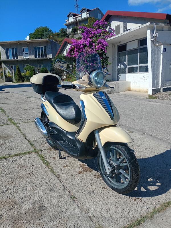 Piaggio - Beverly 250