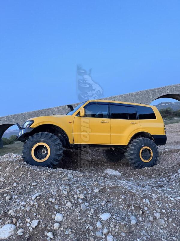 Mitsubishi - Pajero - 3.0