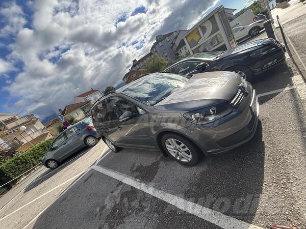 Volkswagen - Touran - 1.6 77kw