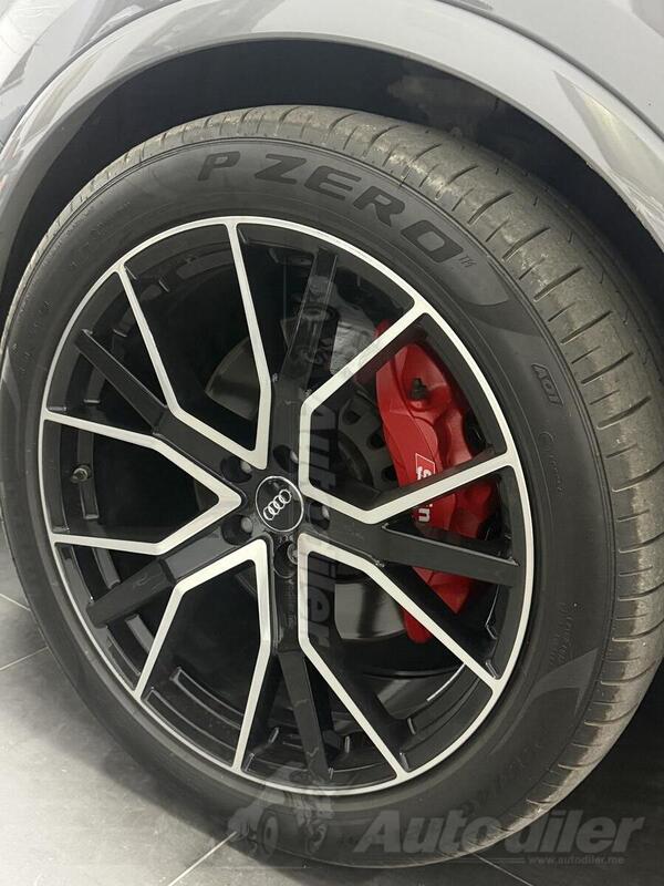 Fabričke rims and Pirelli tires