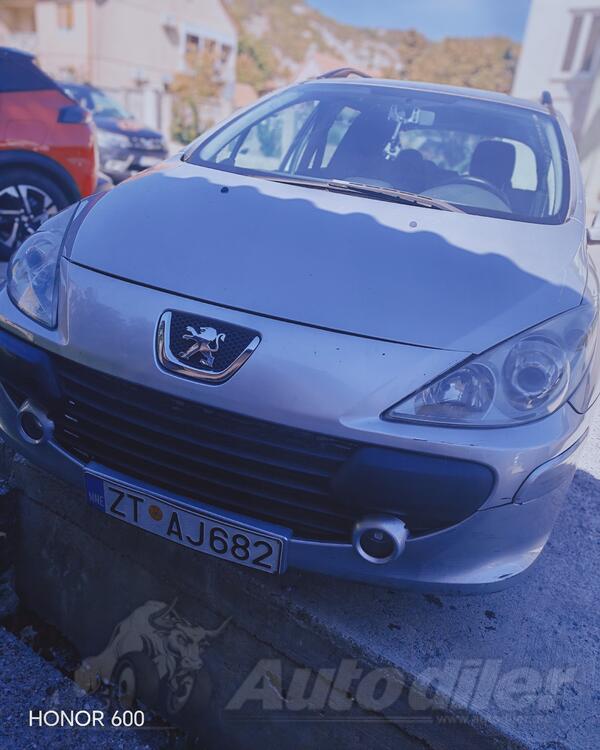 Peugeot - 307