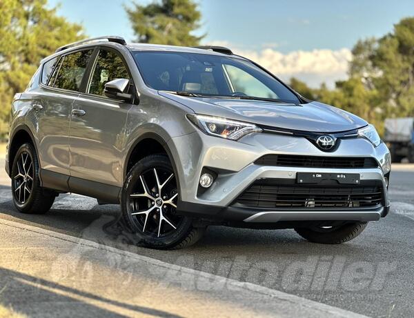 Toyota - RAV 4 - 2.0 D/EXECUTIVE/PRVA REG 11.2017/KEYLESS/KOŽA/RADAR/ALU 18