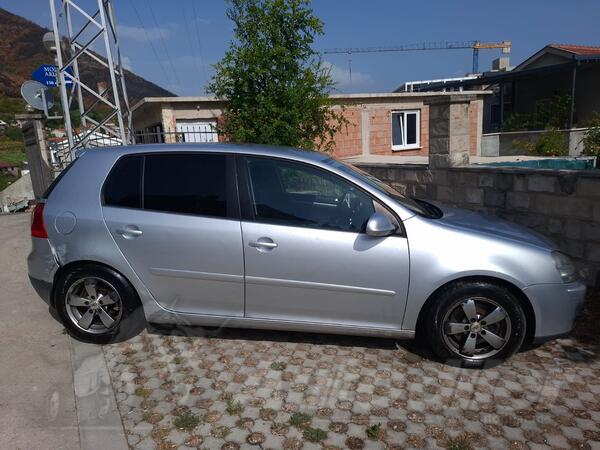 Volkswagen - Golf 5 - 2.0