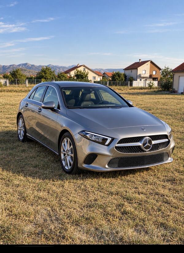 Mercedes Benz - A 180 - 1.3