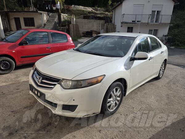 Honda - Accord - 2.0i vtec