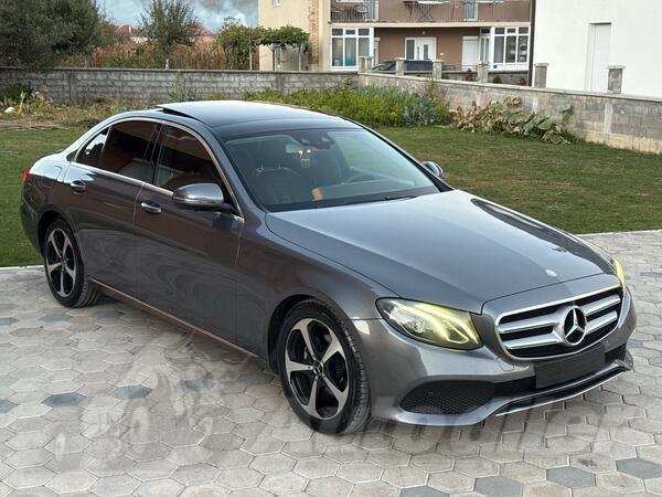 Mercedes Benz - E 220 - CDI