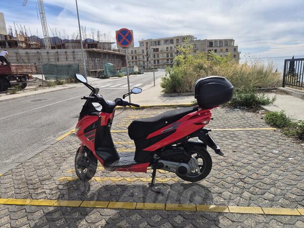 Aprilia - sxr 50
