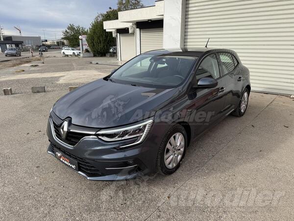 Renault - Megane - 1.0 BENZ