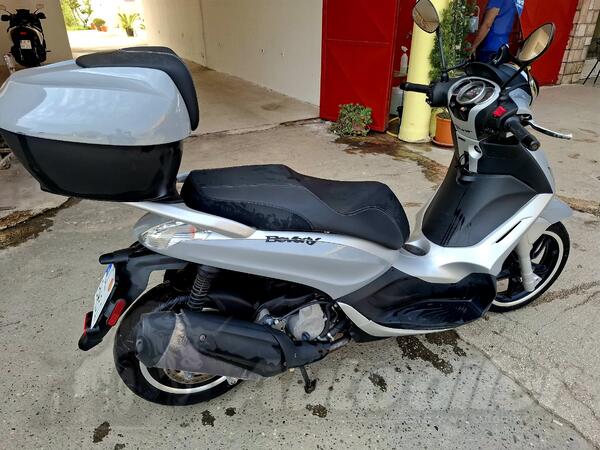 Piaggio - Beverly Tourer 350cc