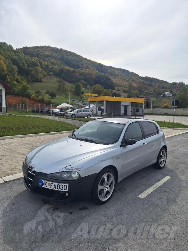 Alfa Romeo - 147 - 1.9 JTDm