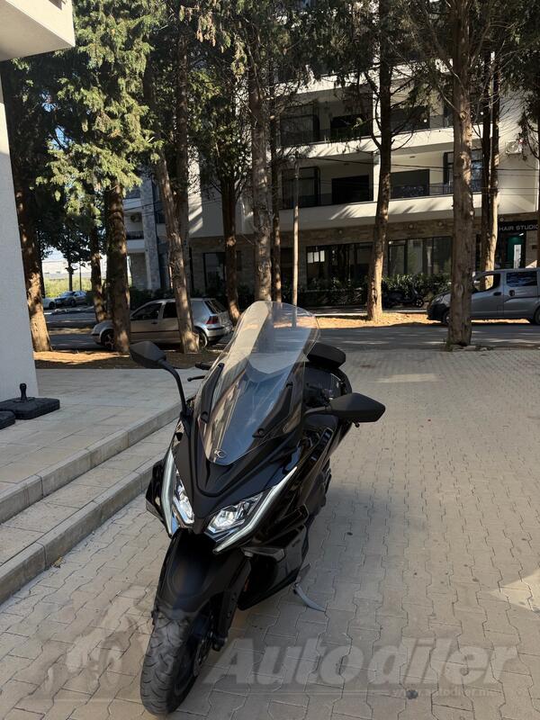 Kymco - Ak550