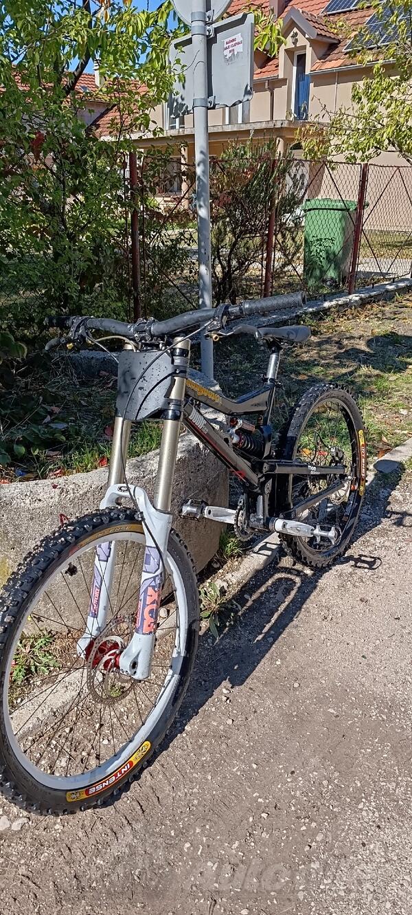 Mongoose - Boot'r Downhill