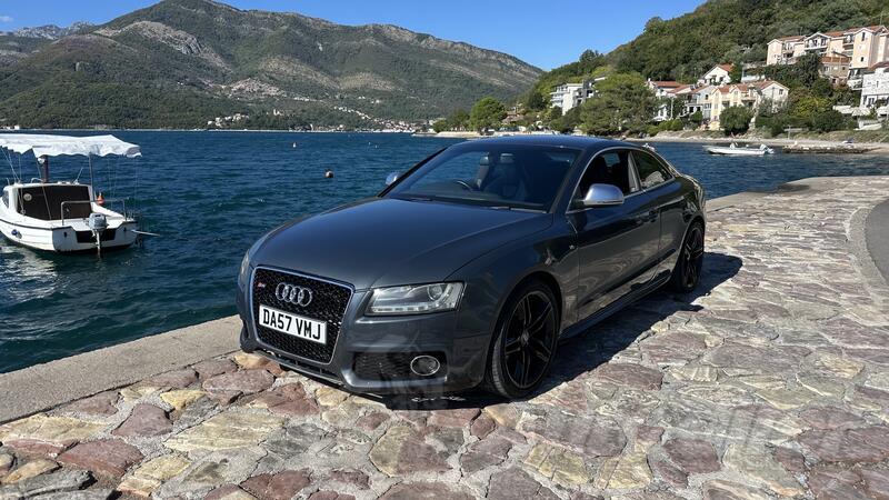 Audi - S5 - 4.2 V8