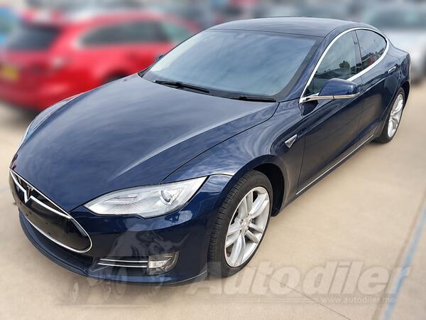 U djelovima Tesla - Model S