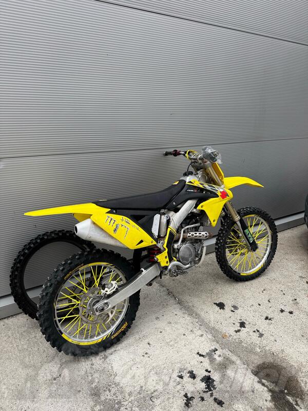 Suzuki - rmz