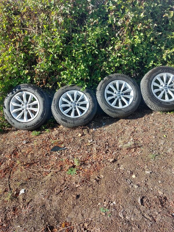 Fabričke rims and firestoun tires