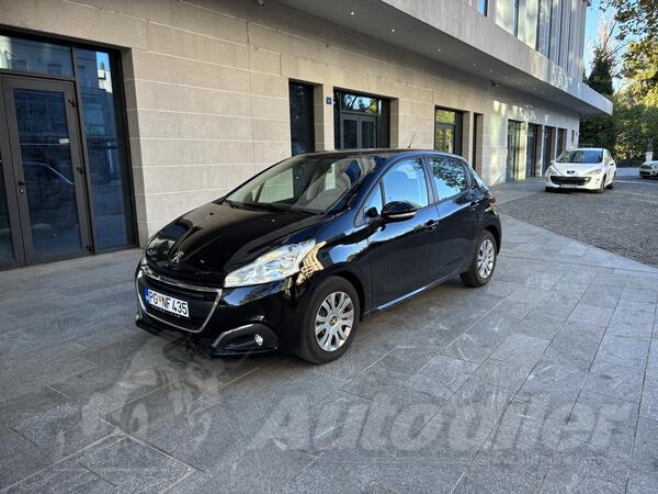Peugeot - 208 - 12 Benz