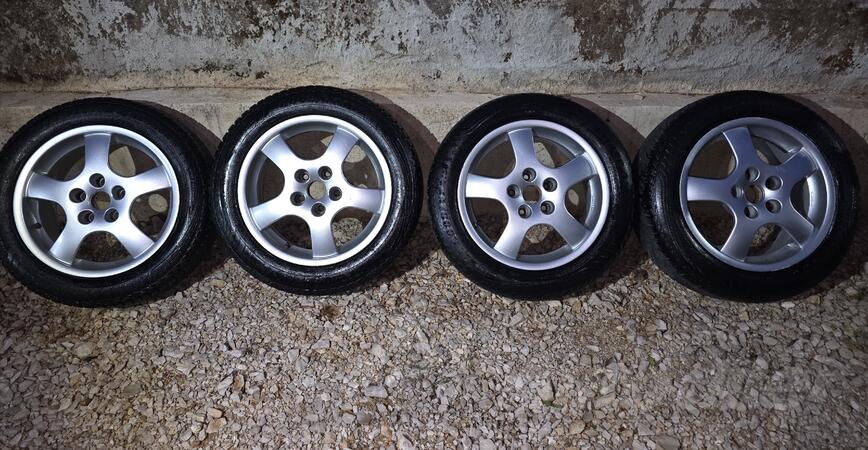 GoodYear - 205/55-16 - Winter tire