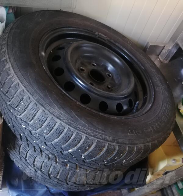 Fabričke rims and Kumho tires