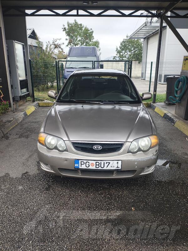 Kia - Spectra - 1.6 BENZIN