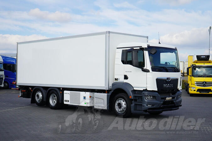 MAN - TGS / 26.360 / ACC / EURO 6 / HLADNJAČA + HIDRAULIČNA RAMPA / 18 PALETA / PODIZNA OSOVINA /...