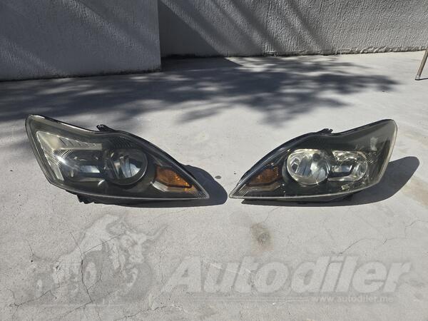 Both headlights for Ford - Focus    - 2009