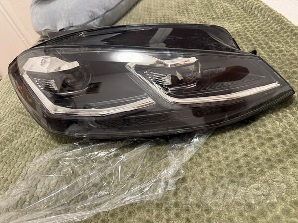 Both headlights for Volkswagen - Golf 7.5    - 2016-2019