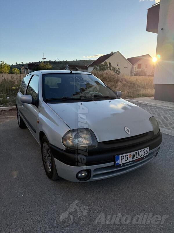 Renault - Clio - 1.6