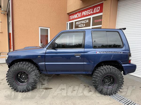 Mitsubishi - Pajero - 3.0 M57