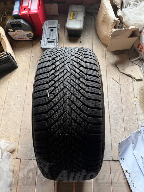 Pirelli - 285/40 R22 - All-season tire