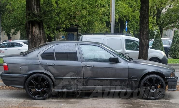 BMW - 318 - 318i (e36)