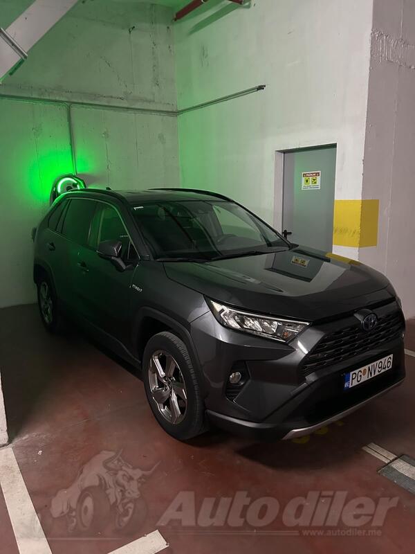 Toyota - RAV 4 - hybrid