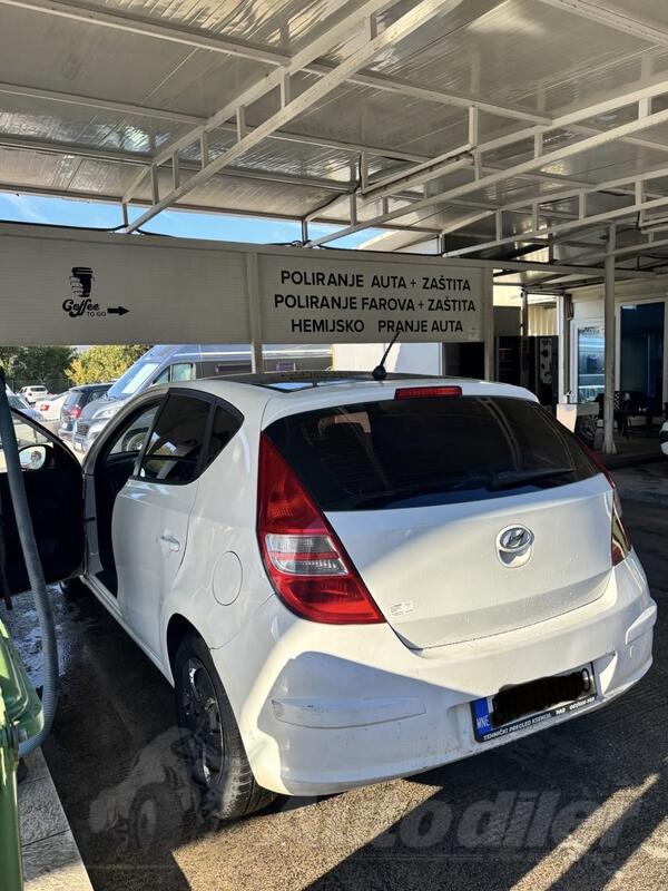 Hyundai - i30 - 1.6 CRDI